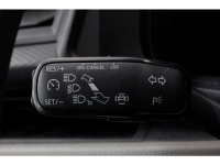 52046582-volkswagen-transporter-16