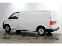 52046582-volkswagen-transporter-9